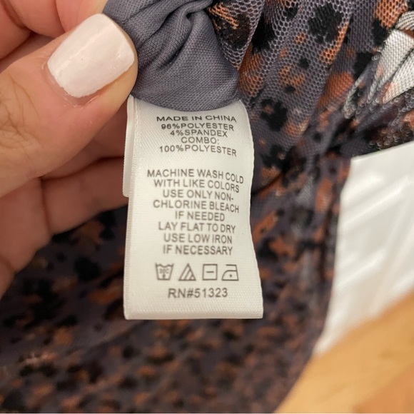 1.STATE Ditsy Drift Ruched Mini Skirt | Size S - Picture 6 of 11